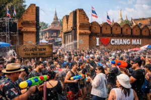 เป็นเทศกาลที่เรียกว่า “สงครามน้ำที่ใหญ่ที่สุดในโลก”